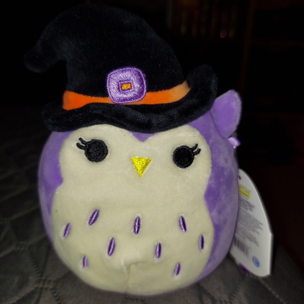 Holly the owl squishmallow